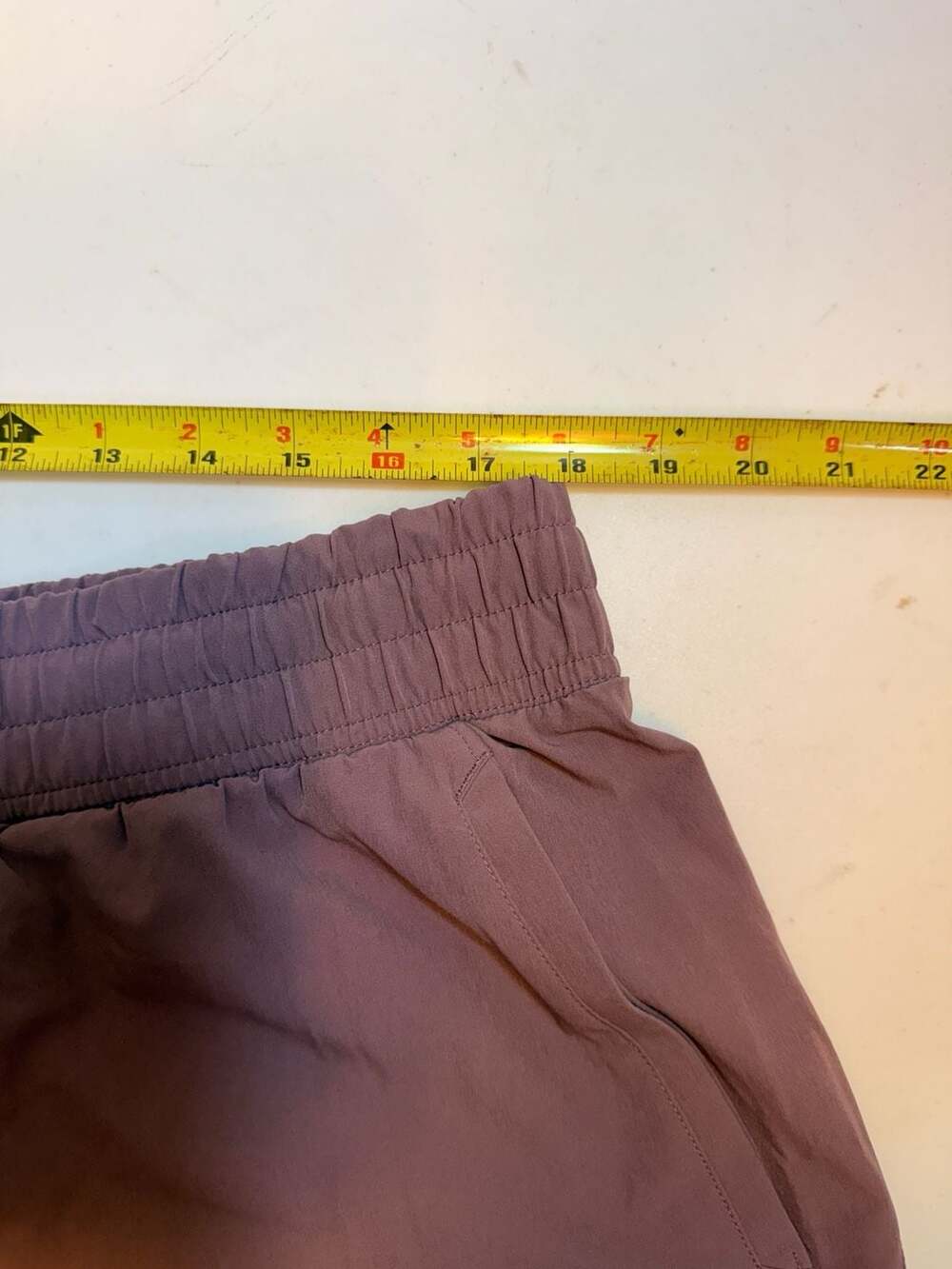 NWT Under Armour Flex Woven Shorts Mauve Women’s XXL - Picture 4 of 6